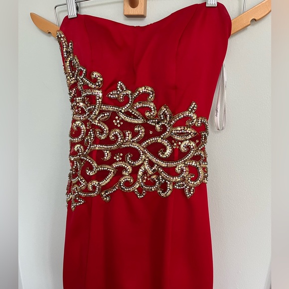 Which gal has the right party to wear this Stunning Tiffany Gown sz 0 - Picture 5 of 9